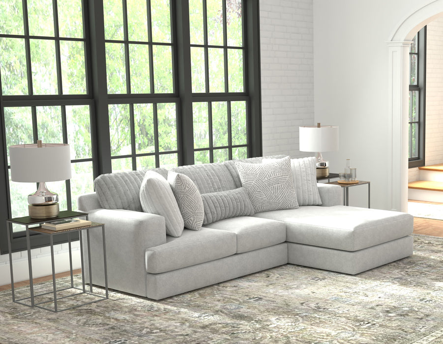 Logan - Sectional With Comfort Coil Seating And Included Accent Pillows