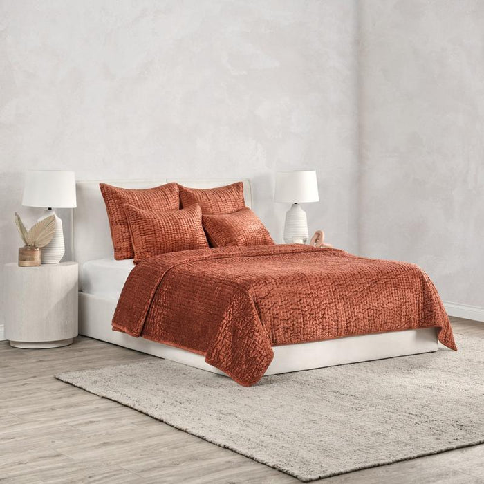 Bari - Velvet Quilt