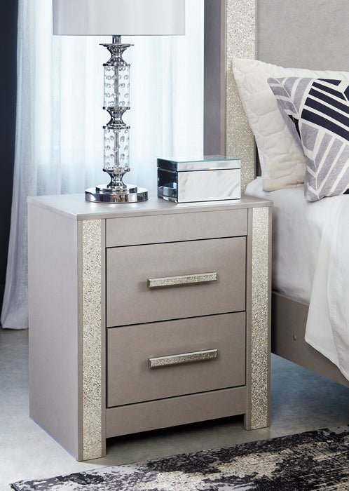 Surancha Queen Panel Bed with Mirrored Dresser, Chest and Nightstand